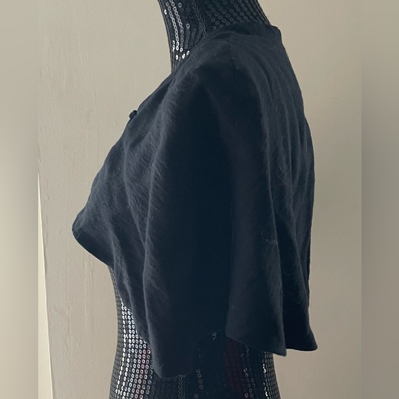 Lorelei Black Shoulder Cape - Picture 3 of 8